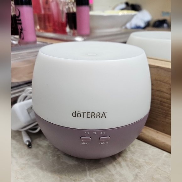 doTERRA Petal Essential Oil Diffuser - Picture 2 of 5